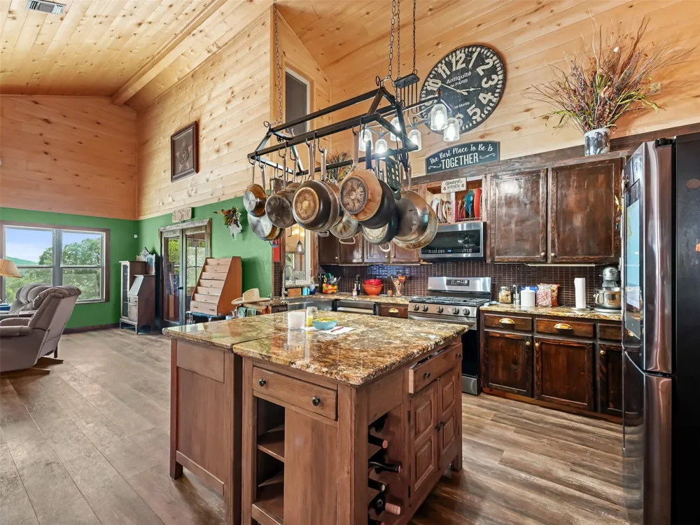 1850 W Ranch Road 337 Leakey, TX 78873