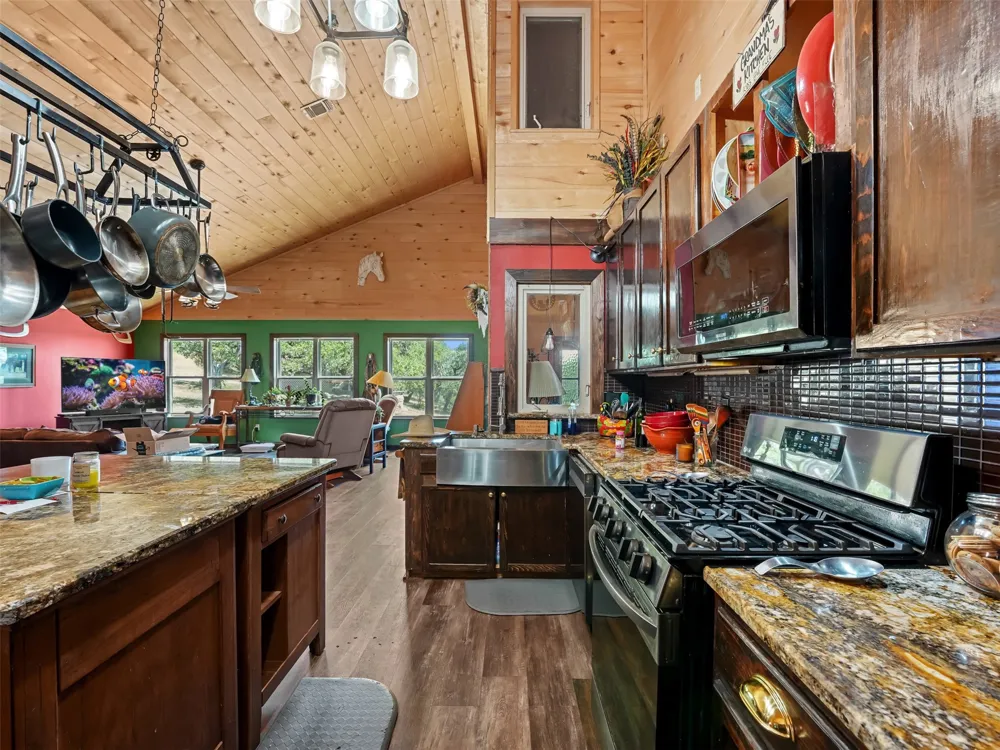 1850 W Ranch Road 337 Leakey, TX 78873