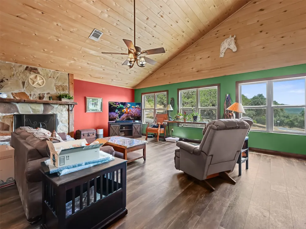 1850 W Ranch Road 337 Leakey, TX 78873