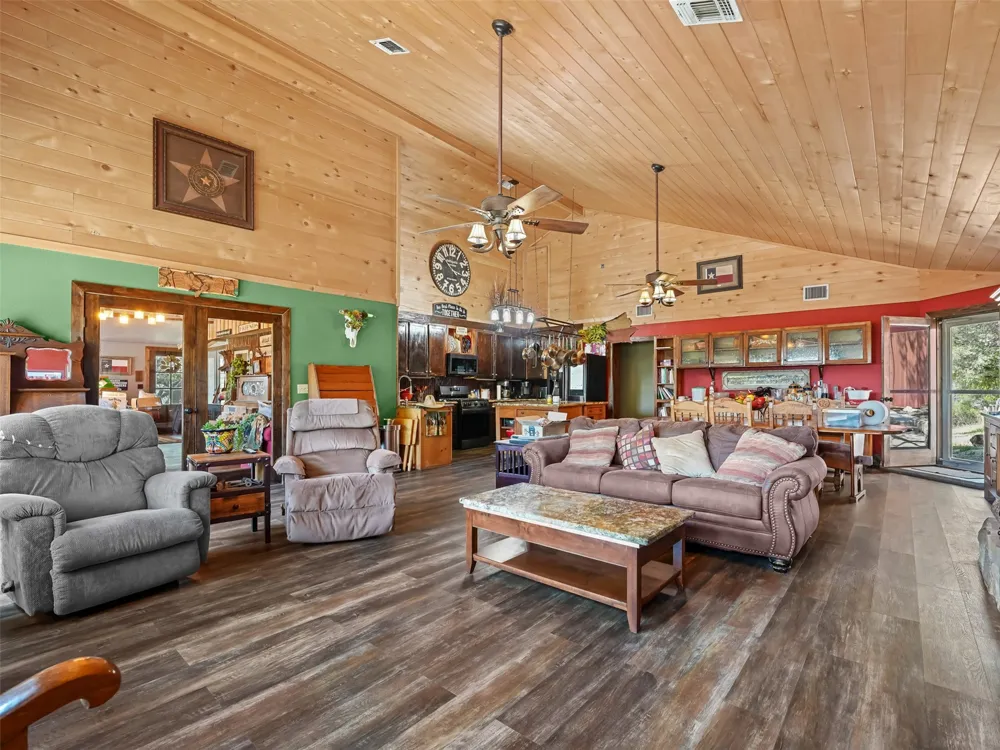 1850 W Ranch Road 337 Leakey, TX 78873