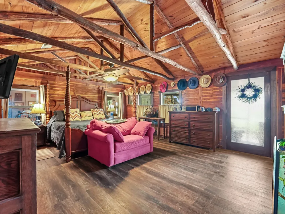 1850 W Ranch Road 337 Leakey, TX 78873