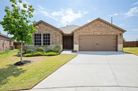 1104 Saddlehorn Drive