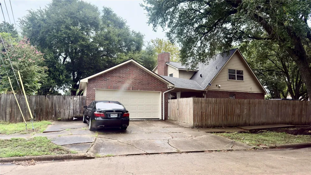 10538 Huntington View Drive Houston, TX 77099