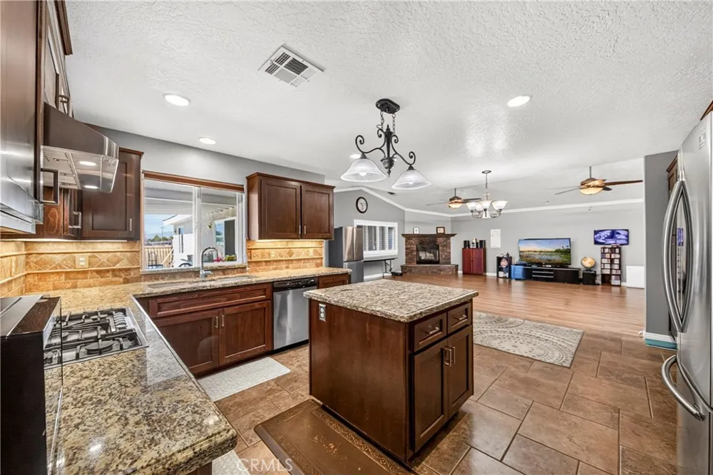 21031 Rancherias Apple Valley, CA 92307