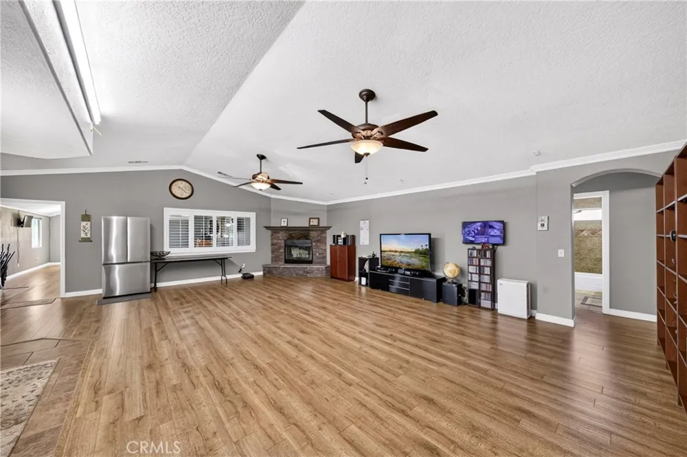 21031 Rancherias Apple Valley, CA 92307