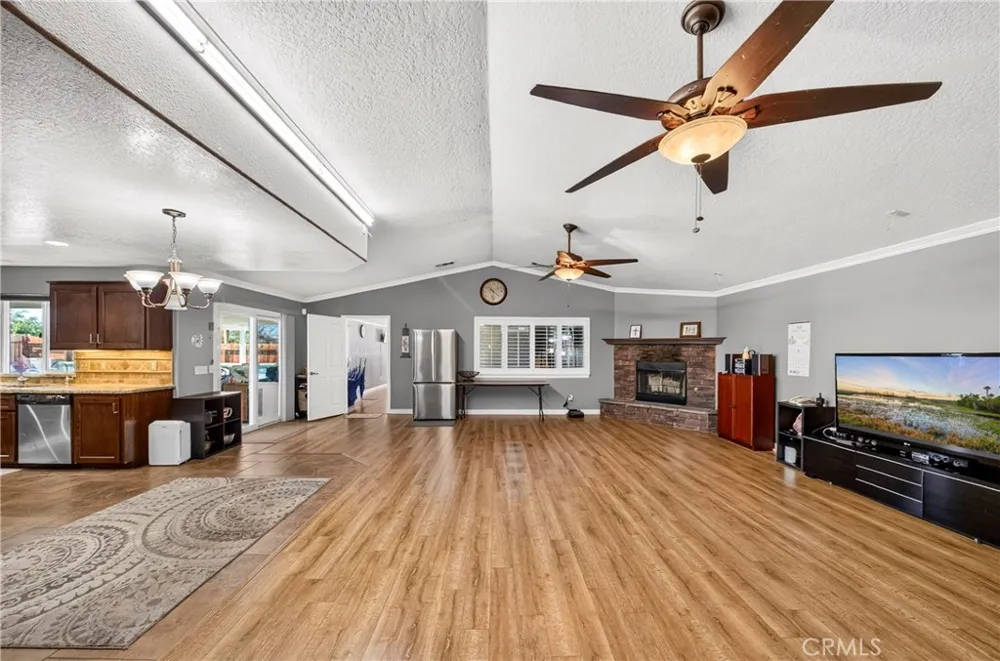 21031 Rancherias Apple Valley, CA 92307