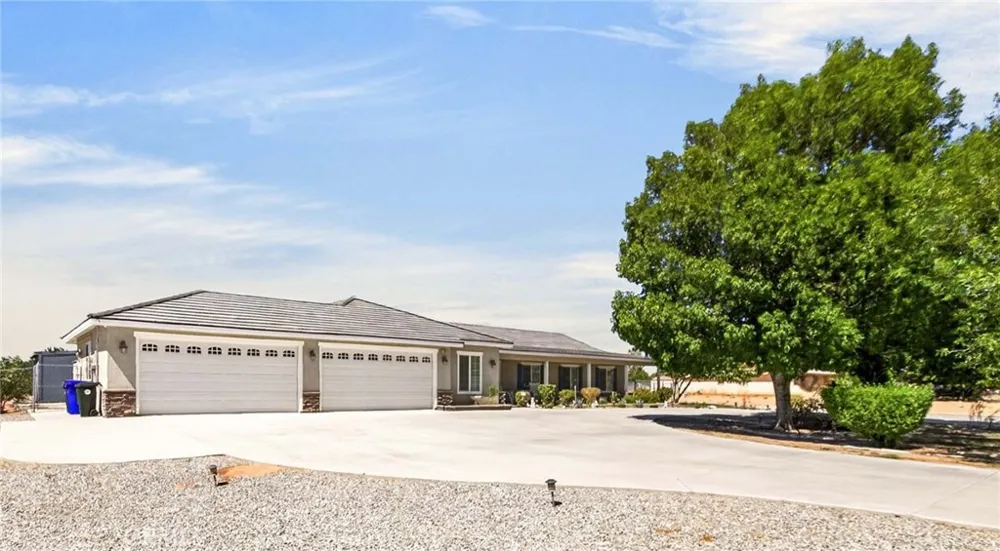 21031 Rancherias Apple Valley, CA 92307