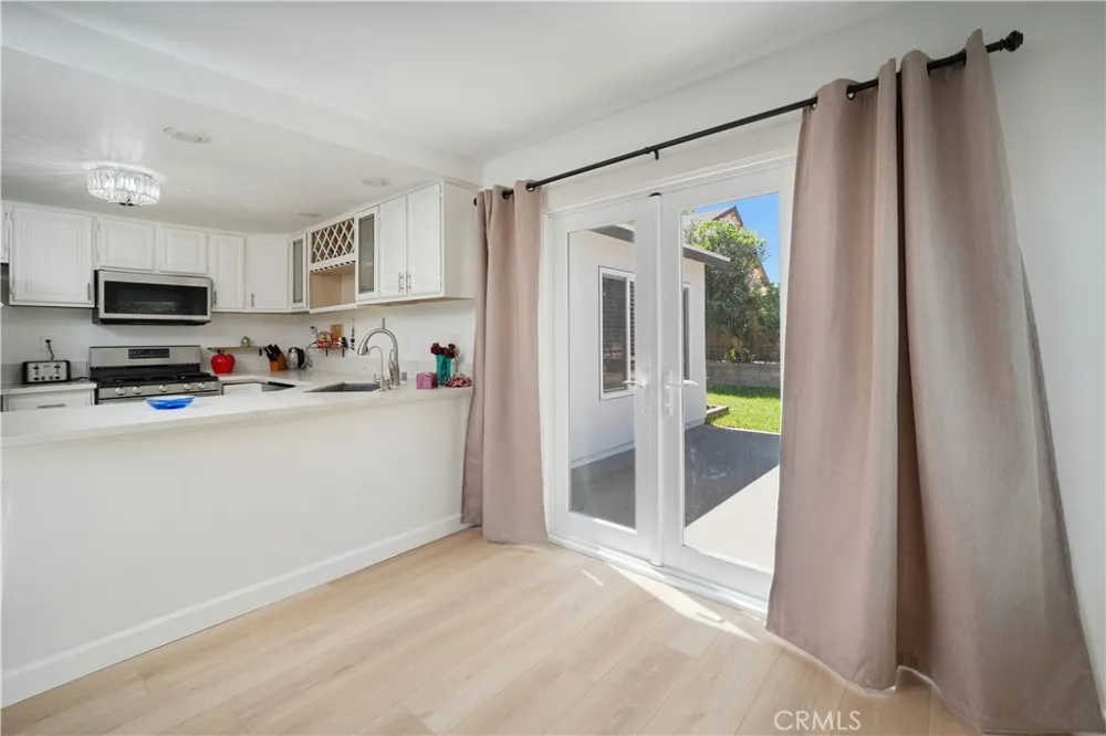 25347 Via Oriol Valencia, CA 91355