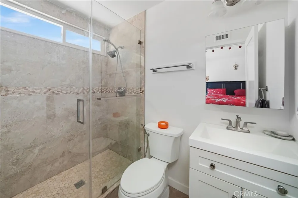 25347 Via Oriol Valencia, CA 91355