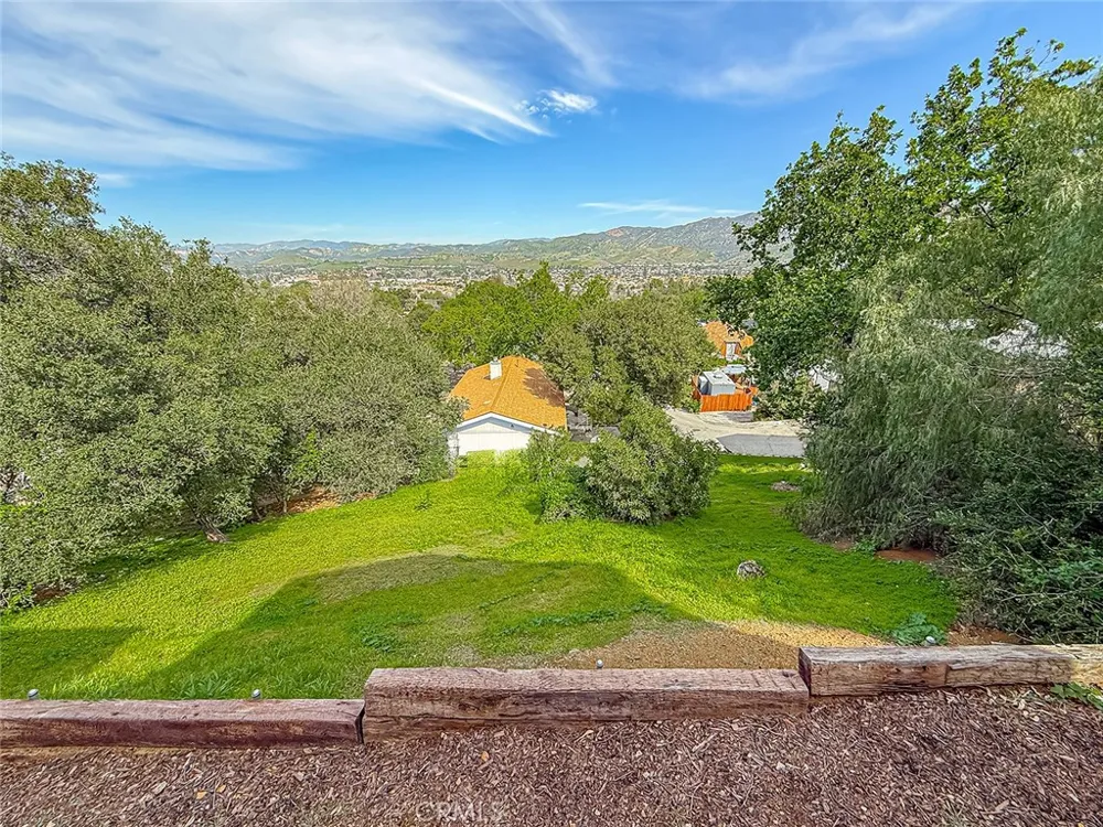1059 Alta Vista Simi Valley, CA 93063