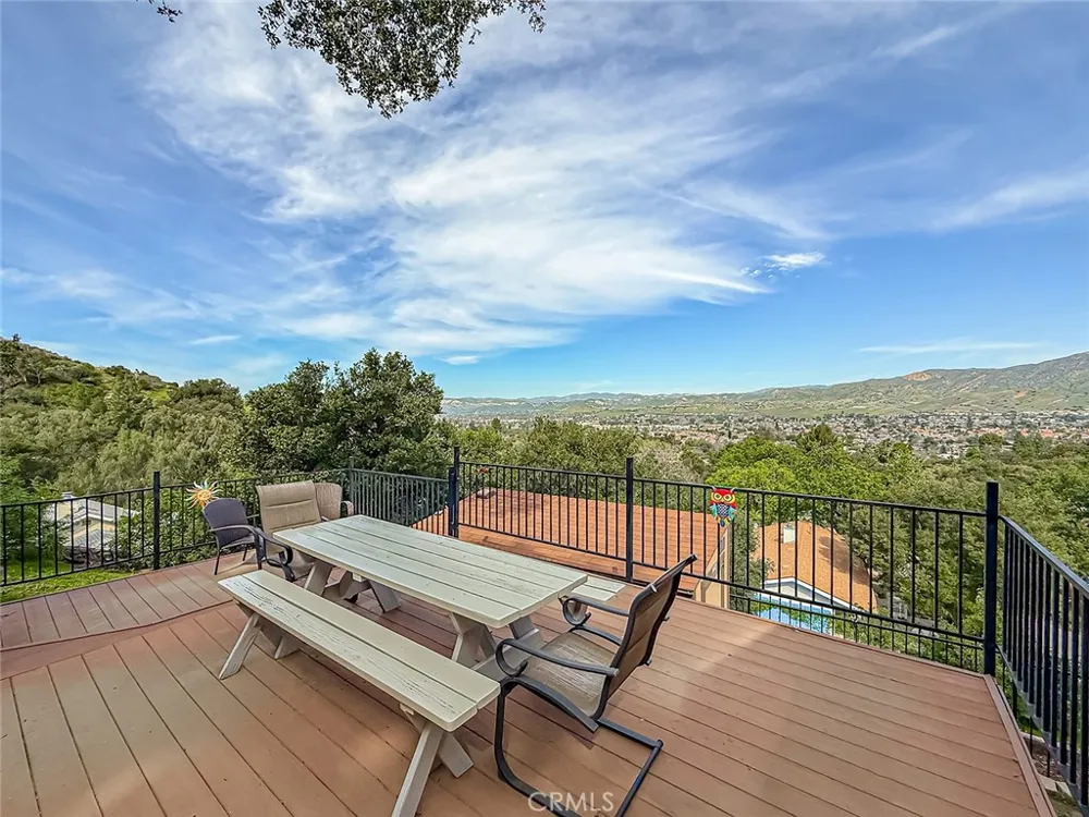 1059 Alta Vista Simi Valley, CA 93063