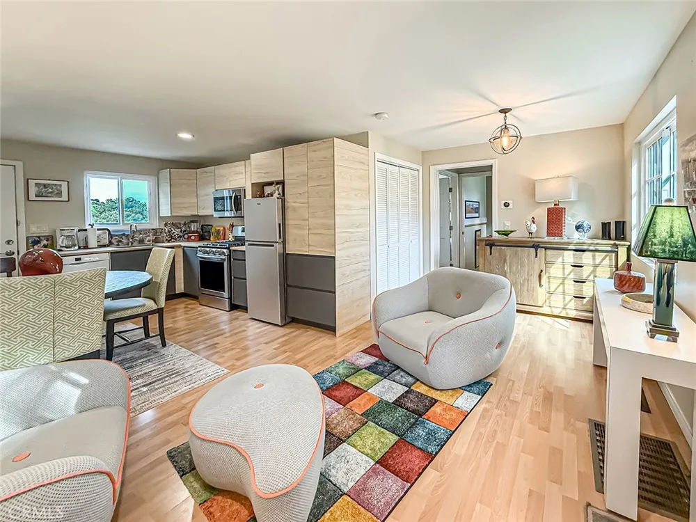 1059 Alta Vista Simi Valley, CA 93063