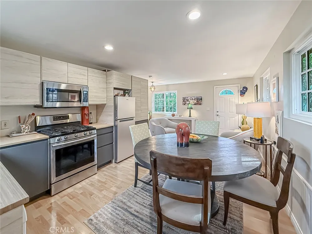 1059 Alta Vista Simi Valley, CA 93063