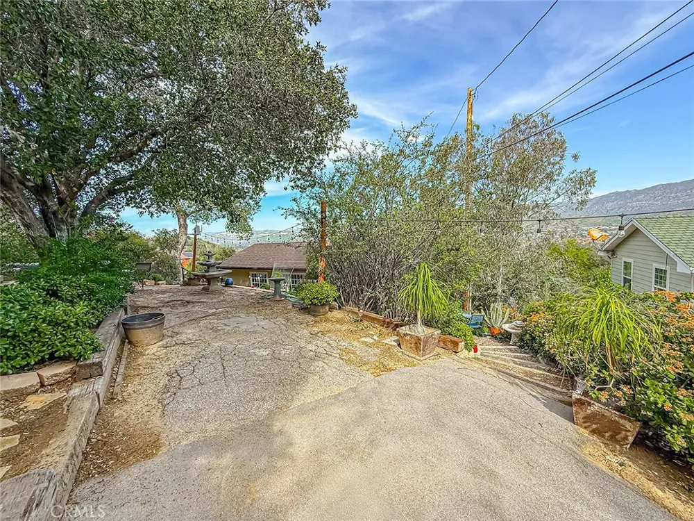 1059 Alta Vista Simi Valley, CA 93063