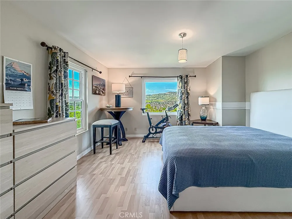 1059 Alta Vista Simi Valley, CA 93063