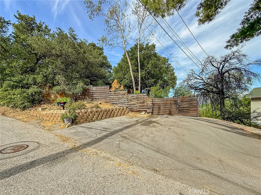 1059 Alta Vista Simi Valley, CA 93063
