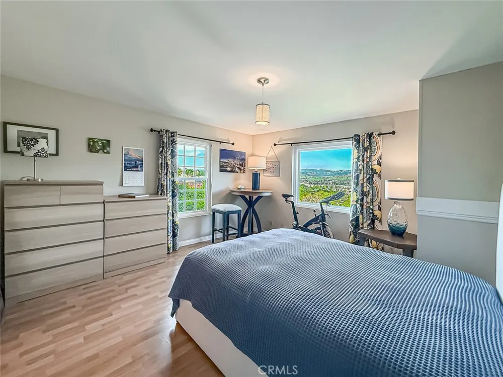 1059 Alta Vista Simi Valley, CA 93063