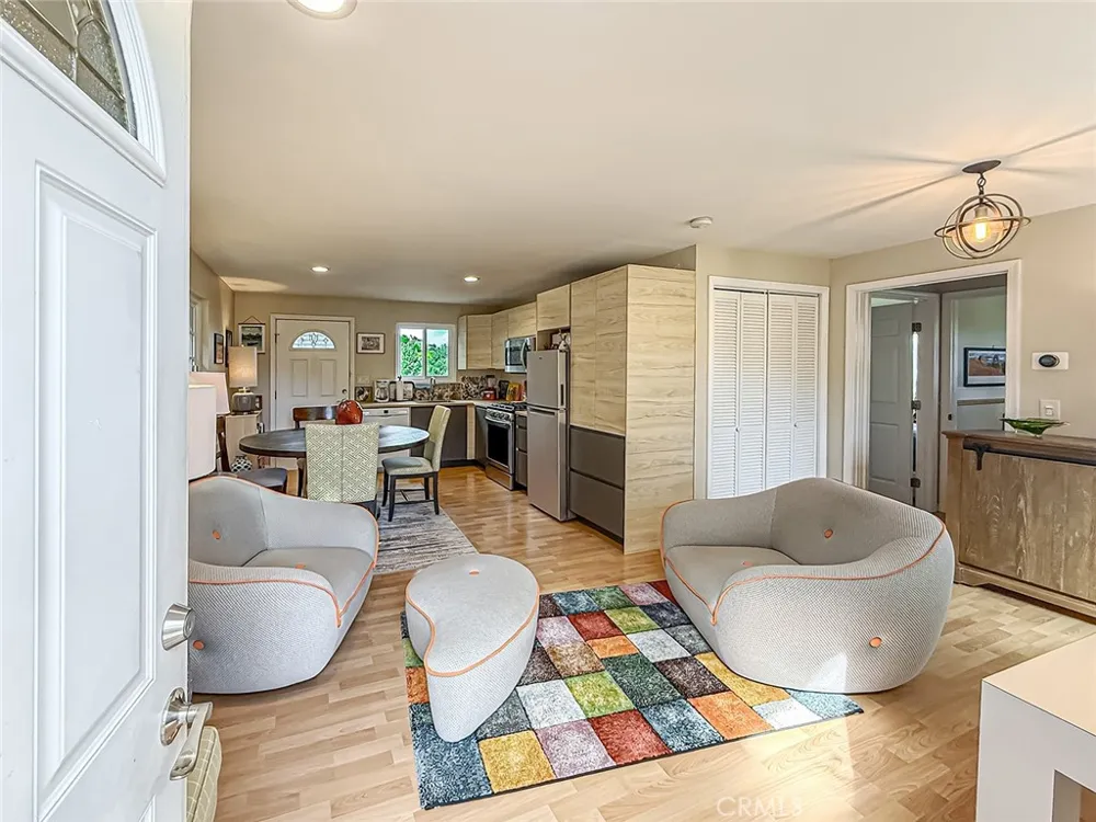 1059 Alta Vista Simi Valley, CA 93063