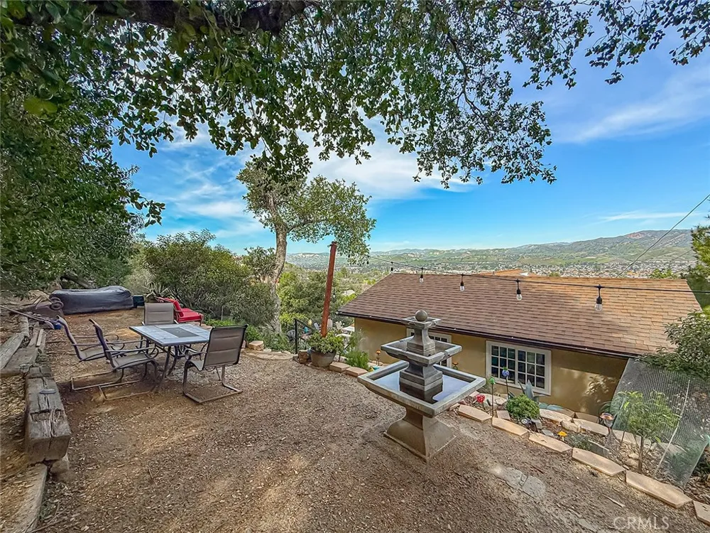 1059 Alta Vista Simi Valley, CA 93063