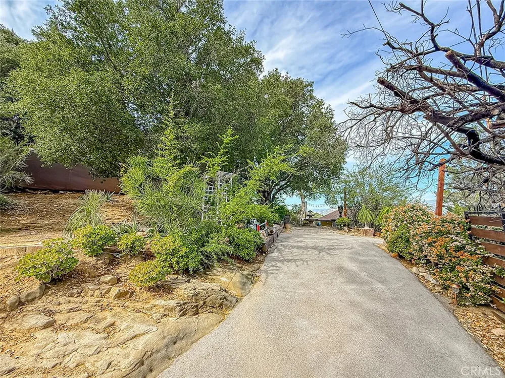 1059 Alta Vista Simi Valley, CA 93063