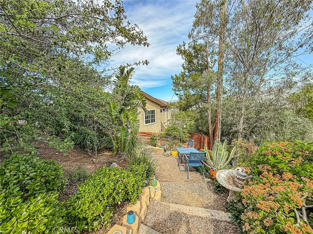 1059 Alta Vista Simi Valley, CA 93063