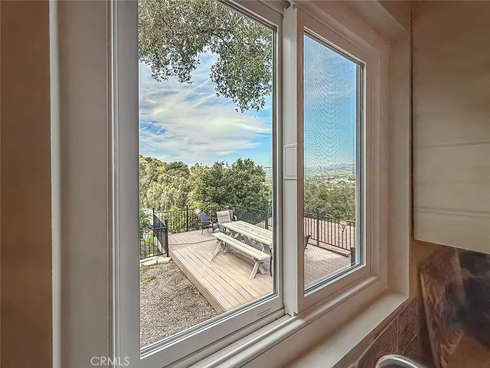 1059 Alta Vista Simi Valley, CA 93063