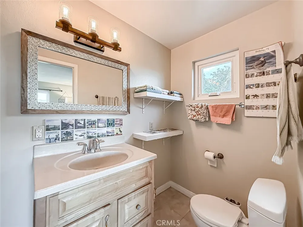 1059 Alta Vista Simi Valley, CA 93063