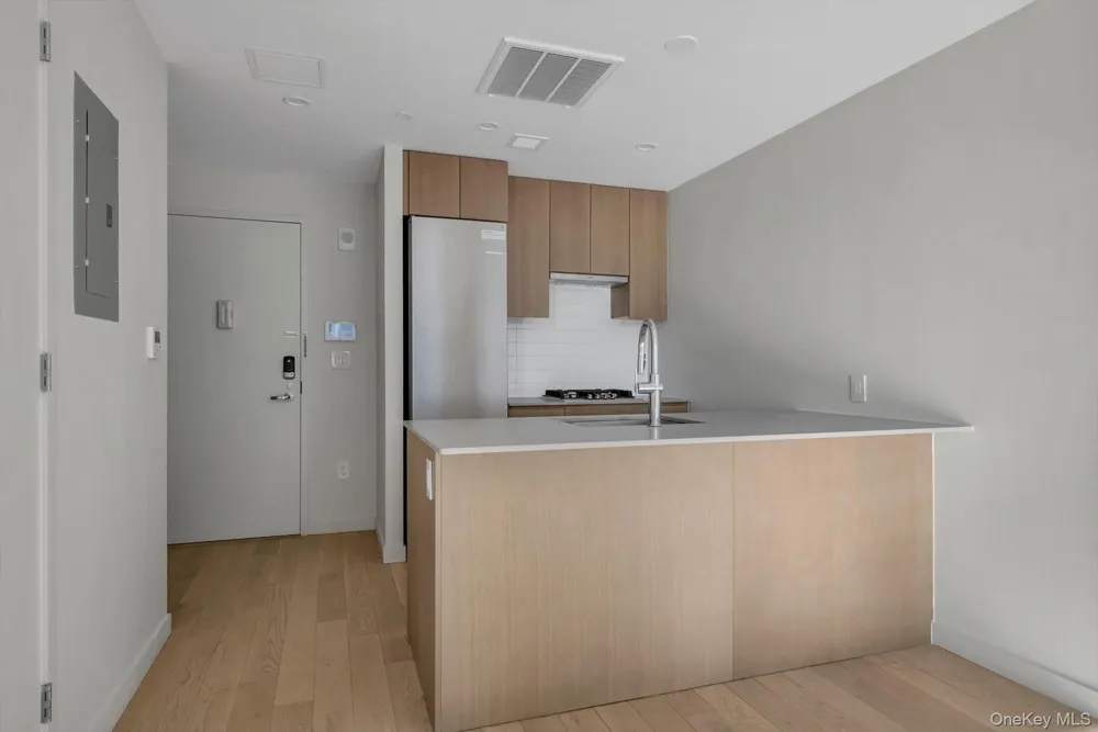 13102A 40th Road #9D Flushing, NY 11354