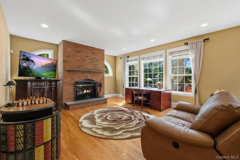 17 Arbor Court Poughkeepsie, NY 12603