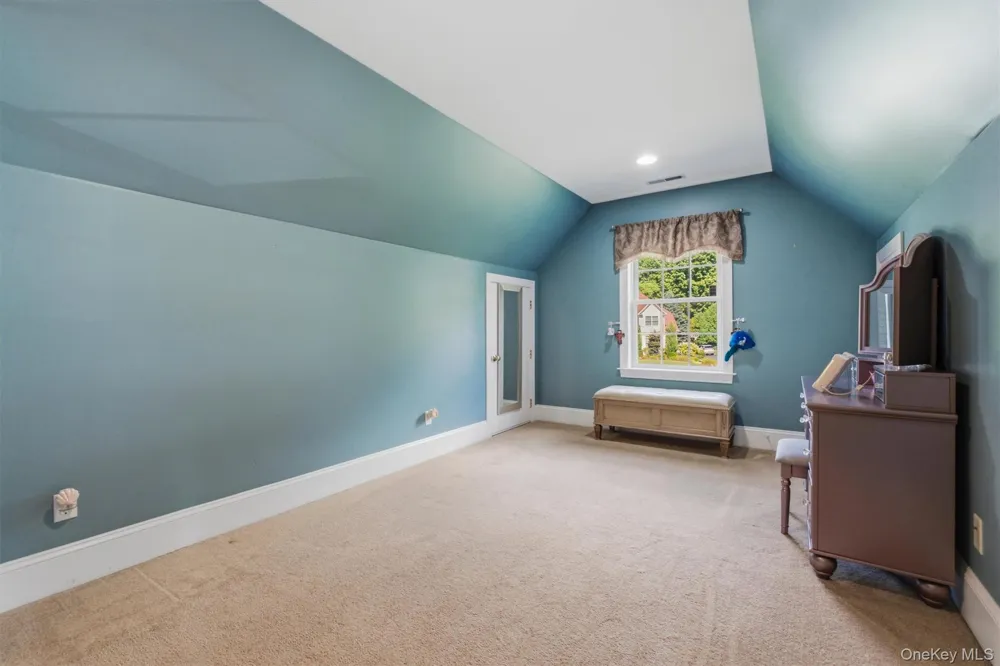 17 Arbor Court Poughkeepsie, NY 12603