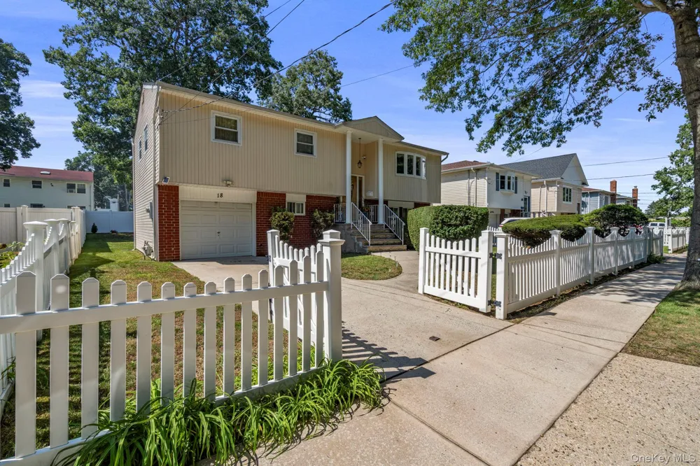 18 Brooklyn Avenue Roosevelt, NY 11575