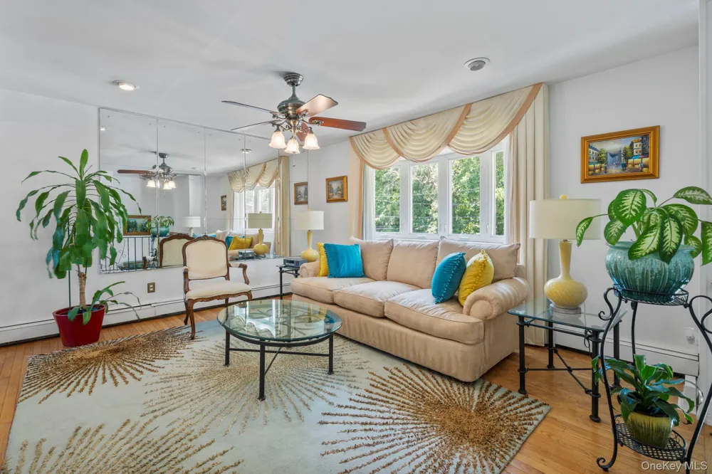 18 Brooklyn Avenue Roosevelt, NY 11575