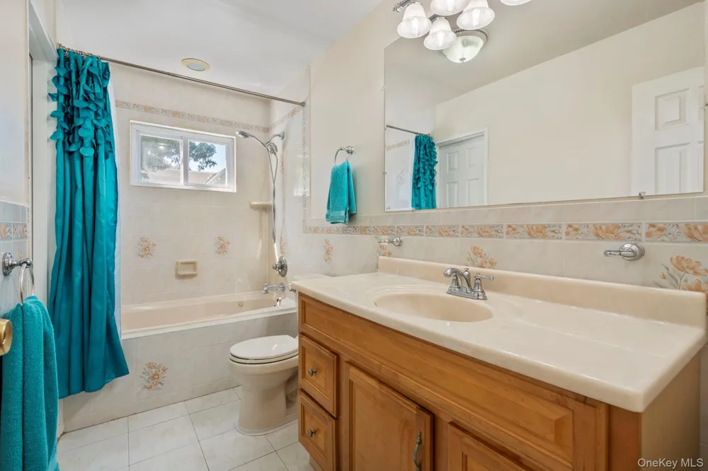 18 Brooklyn Avenue Roosevelt, NY 11575