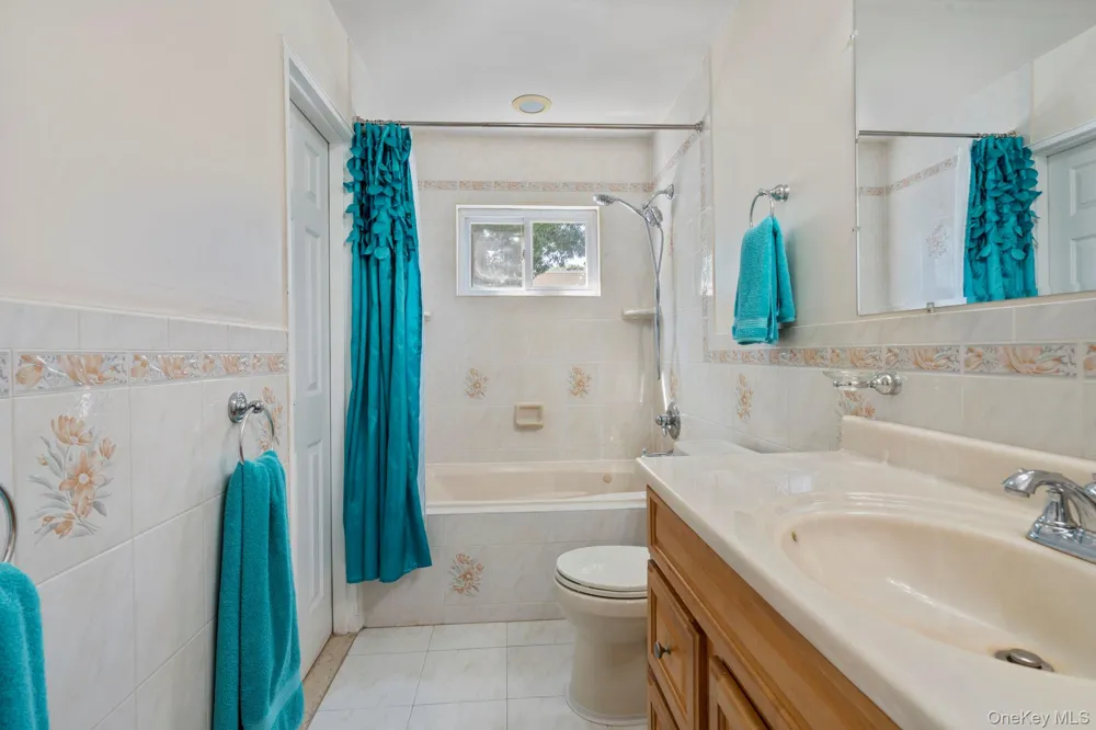 18 Brooklyn Avenue Roosevelt, NY 11575