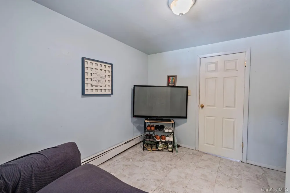18 Brooklyn Avenue Roosevelt, NY 11575
