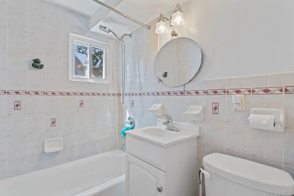 18 Brooklyn Avenue Roosevelt, NY 11575