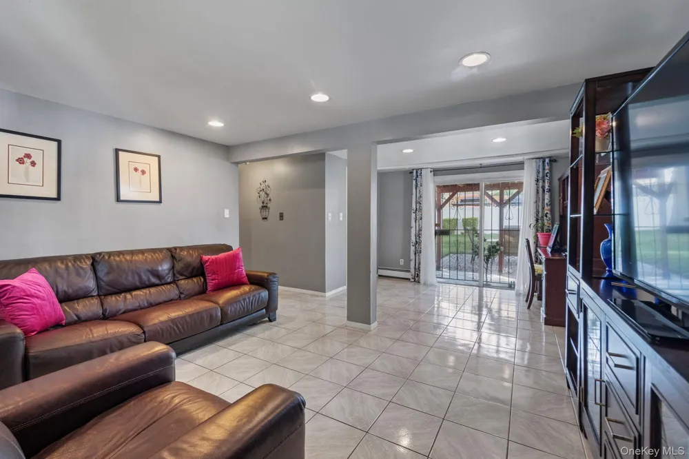 18 Brooklyn Avenue Roosevelt, NY 11575