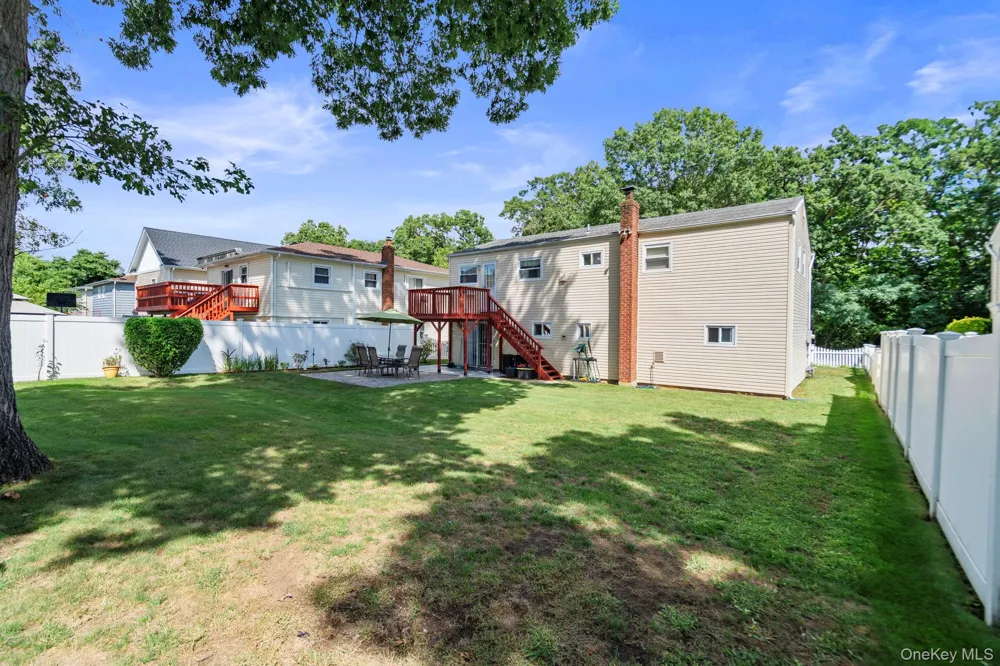 18 Brooklyn Avenue Roosevelt, NY 11575