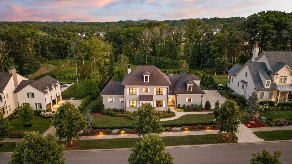 8645 Belladonna Dr College Grove, TN 37046