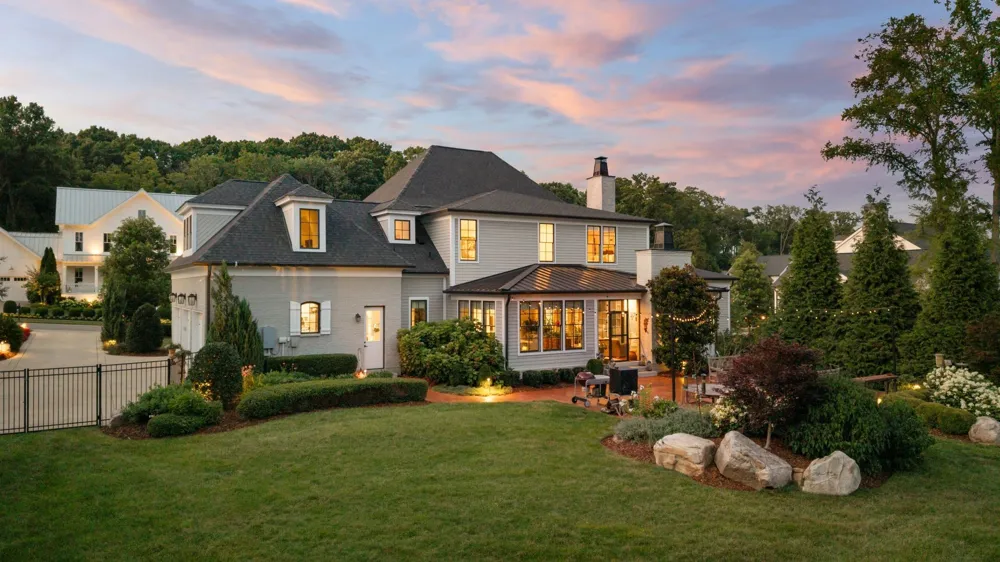 8645 Belladonna Dr College Grove, TN 37046