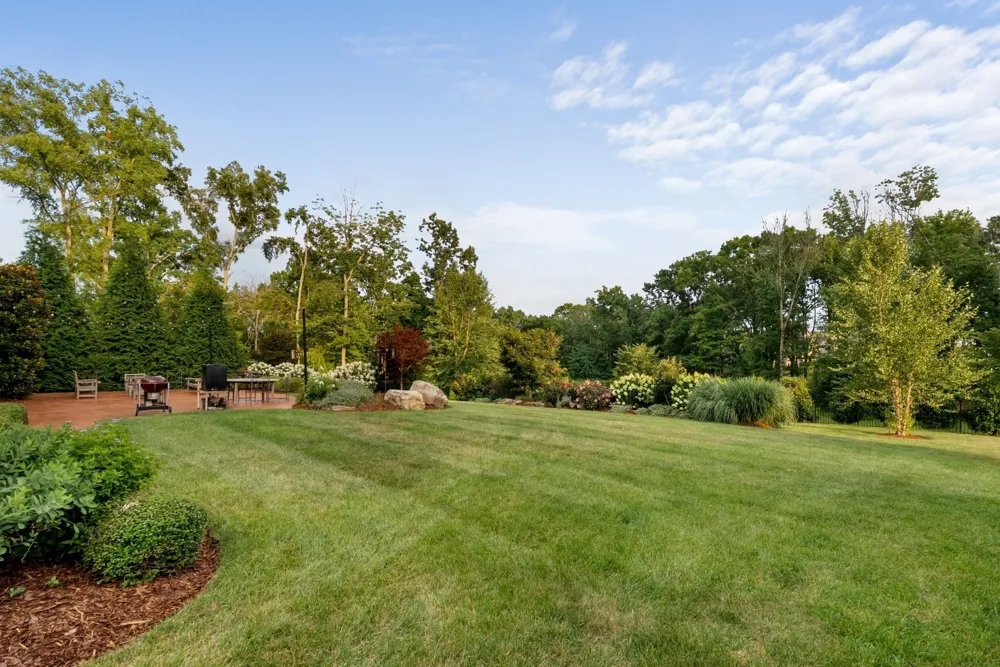 8645 Belladonna Dr College Grove, TN 37046