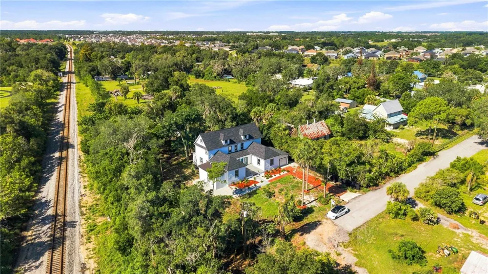 401 OLD SCHOOL HOUSE ROAD E Loughman, FL 33858