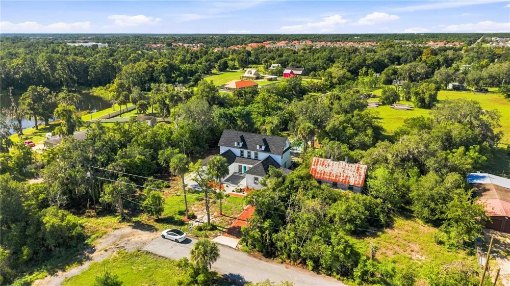 401 OLD SCHOOL HOUSE ROAD E Loughman, FL 33858