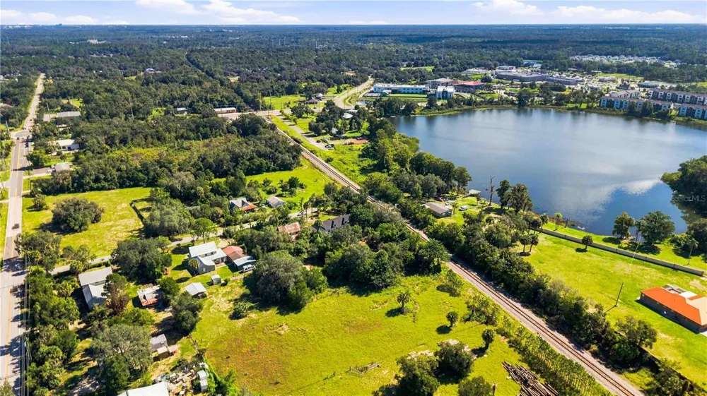 401 OLD SCHOOL HOUSE ROAD E Loughman, FL 33858