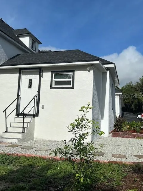 401 OLD SCHOOL HOUSE ROAD E Loughman, FL 33858