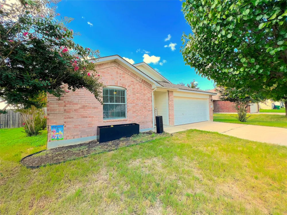 2204 Brewers Place Taylor, TX 76574
