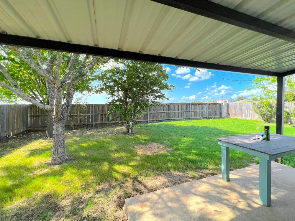 2204 Brewers Place Taylor, TX 76574