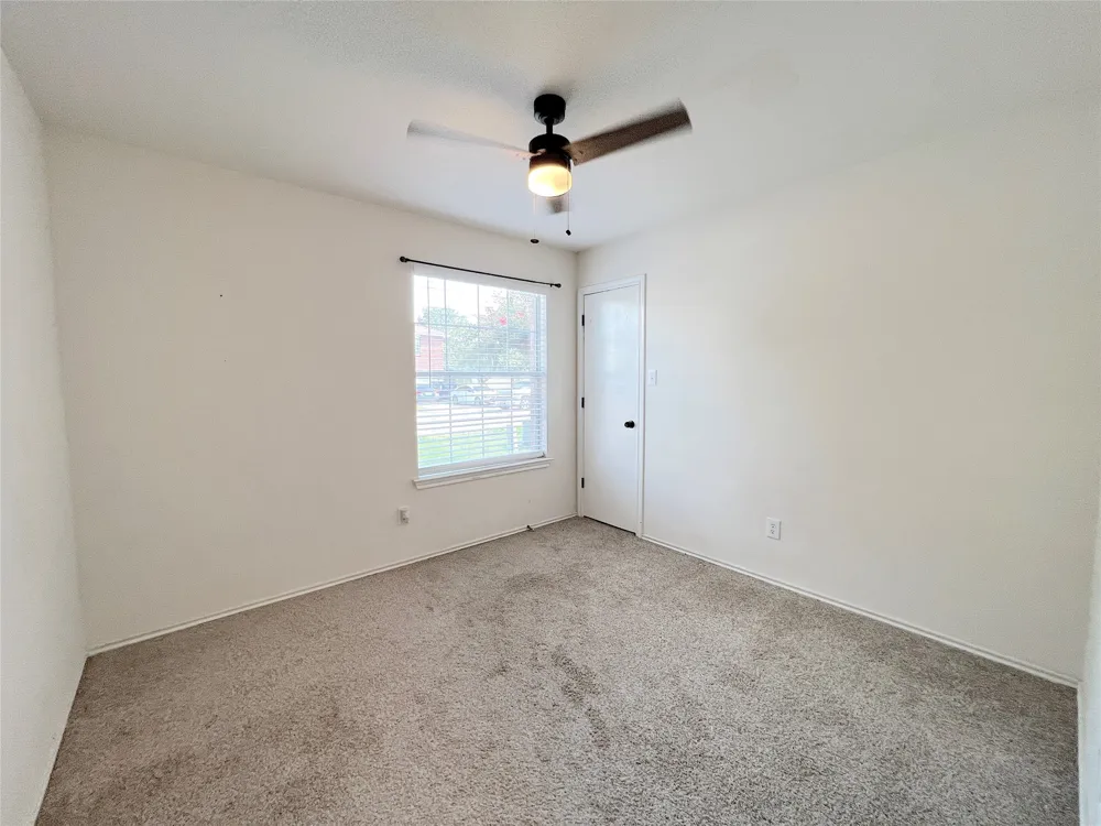 2204 Brewers Place Taylor, TX 76574