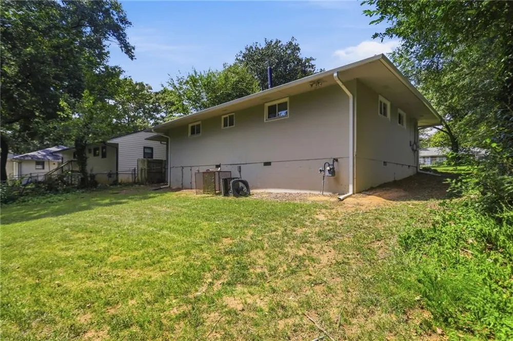 2318 Ousley Court Decatur, GA 30032