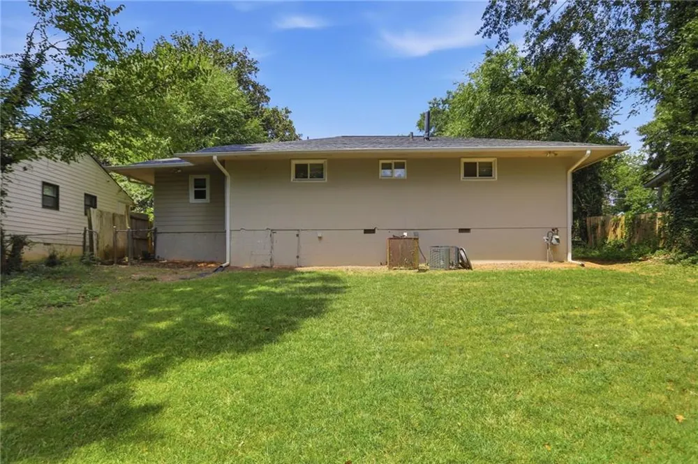 2318 Ousley Court Decatur, GA 30032